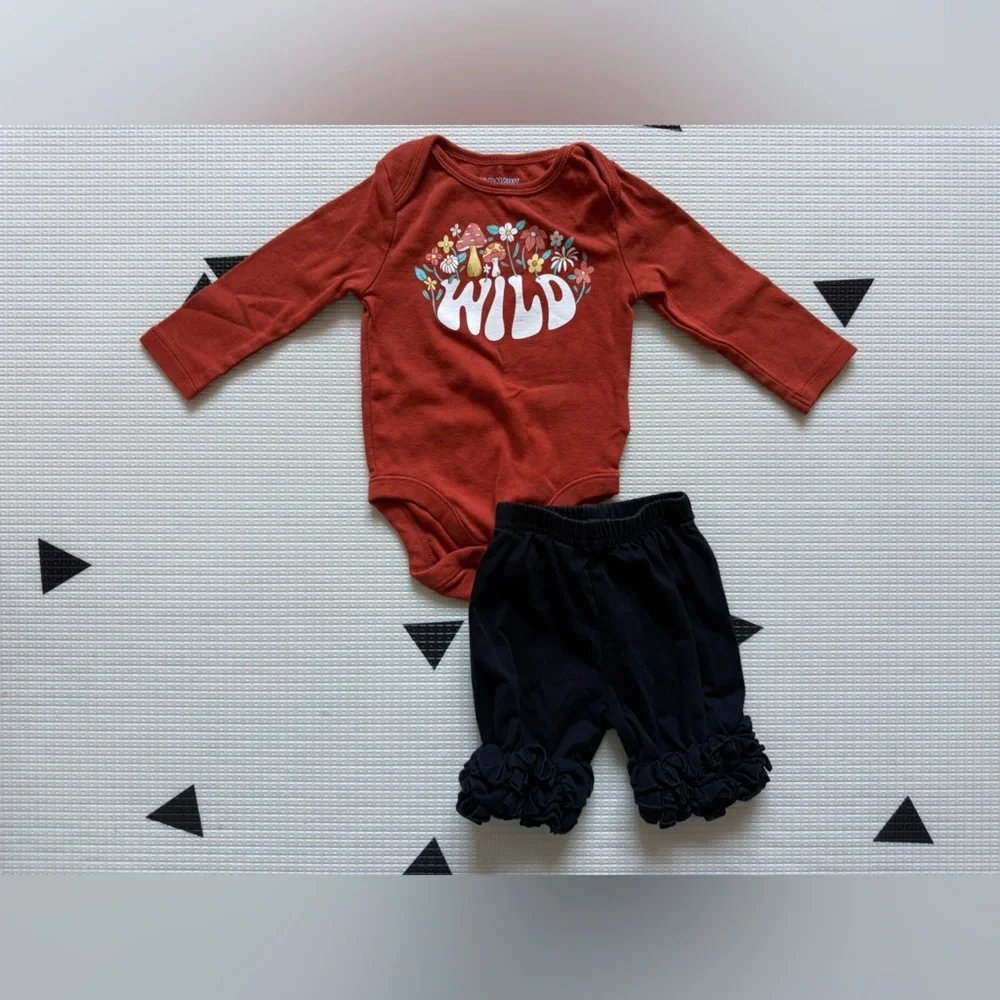 Old Navy|Baby girl BOHO set,groovy Wild bodysuit & Black Ruffle flare Pants•••